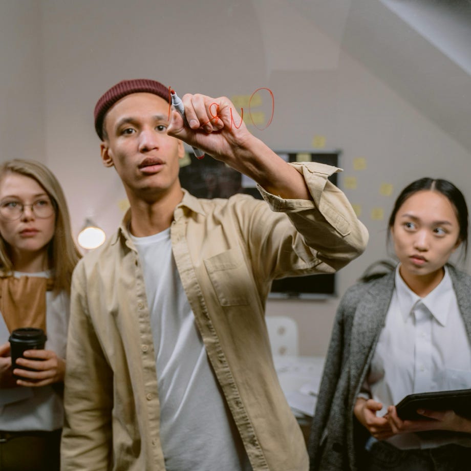 Kostenloses Stock Foto zu arbeit, brainstorming, büro